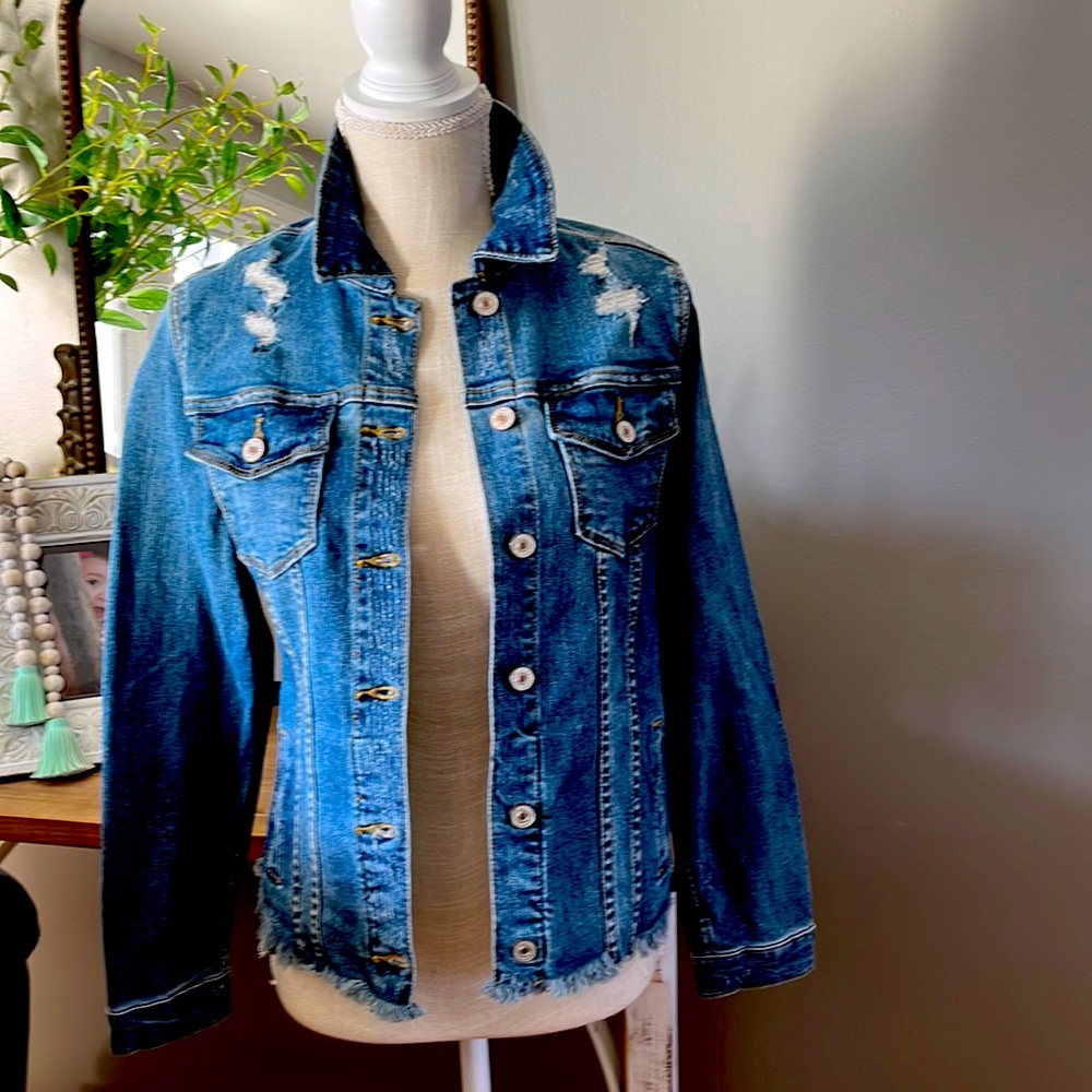 Womens KanCan Zoey Denim Jacket.NWT from my boutique that just recently closed.